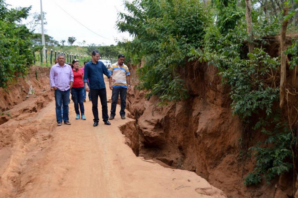 Prefeitura de Caetité realiza obras de contenção e drenagem das águas da chuva na Comunidade de Forquilha