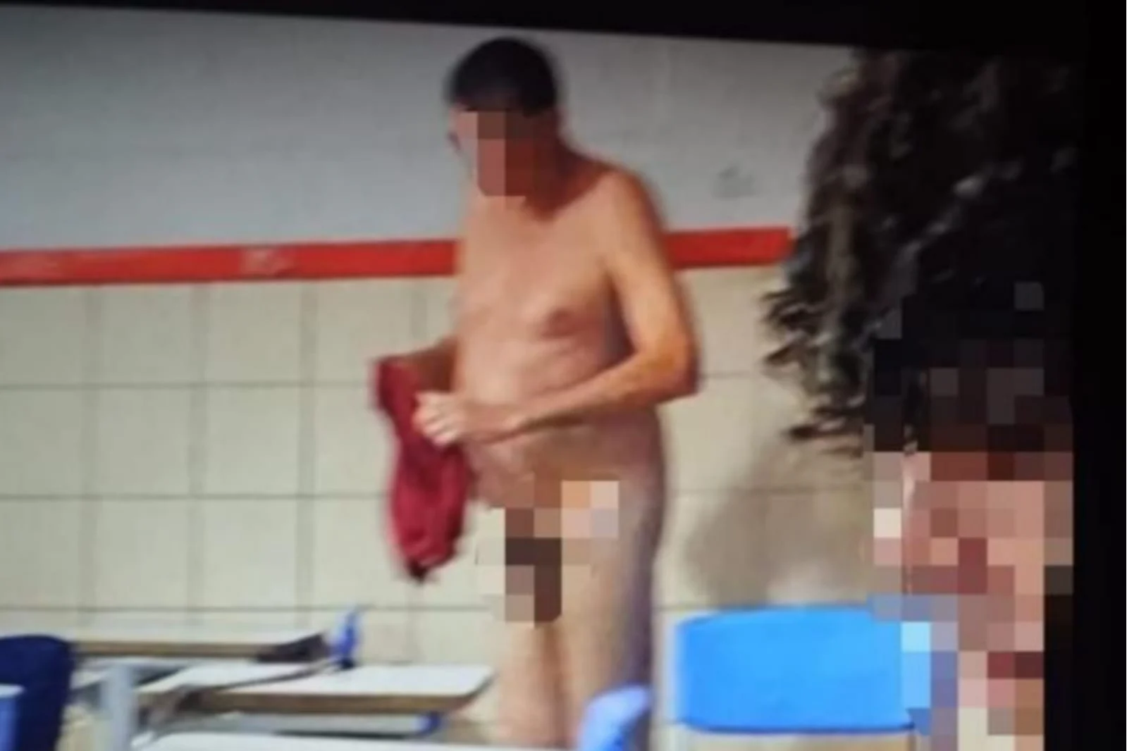 Bahia: Professor é afastado após ficar nu durante aula em escola estadual 