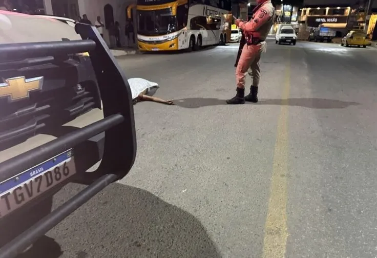 Região: Jovem morre ao “pongar” em carreta e ser atropelado
