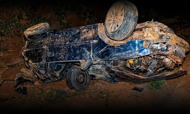 Homem morre após carro capotar na BR-415, entre Vitória da Conquista e Barra do Choça