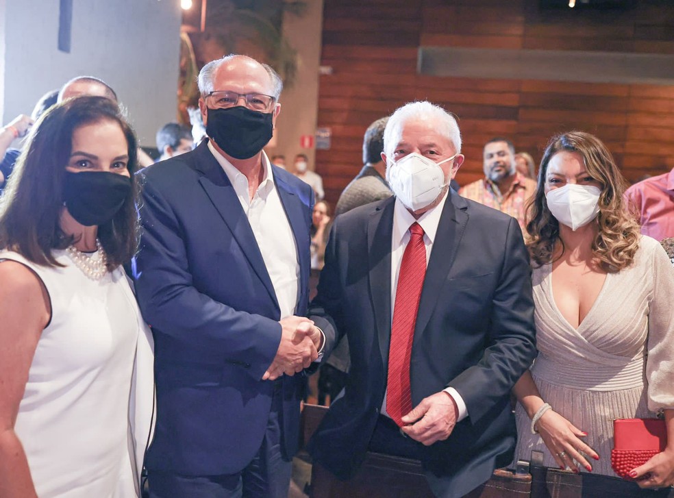Aliados do Planalto já temem uma vitória de Lula em 1º turno, revela colunista da Globo