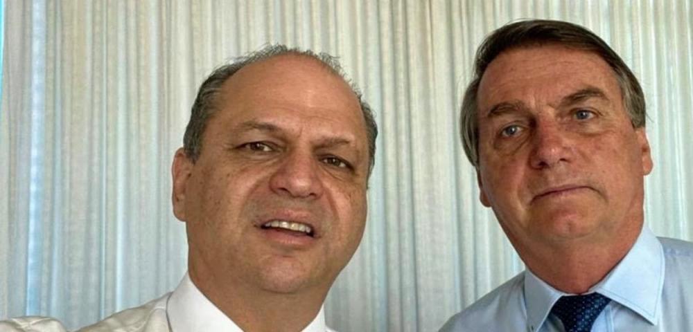 Em novo escândalo, governo Bolsonaro teria pedido um dólar de propina por dose de AstraZeneca aplicada