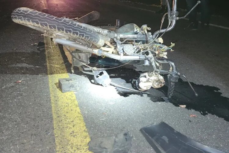 Homem morre em colisão frontal entre motocicleta e caminhão na BR-030, em Caetité