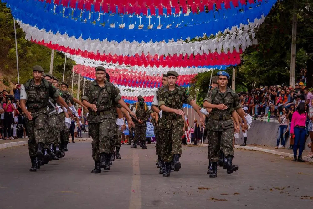 Caetité celebra 2 de Julho com desfile, cavalgada e homenagens à cultura local