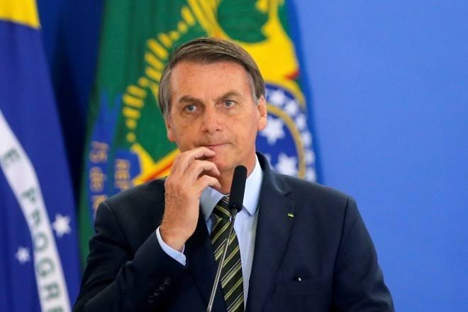 Bolsonaro se diz 'bem' e confirma novo exame de coronavírus