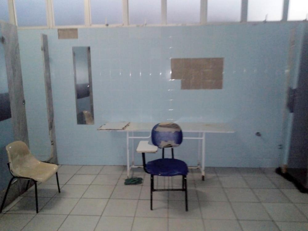 Pacientes do Hospital Regional de Guanambi denunciam situação precária da unidade