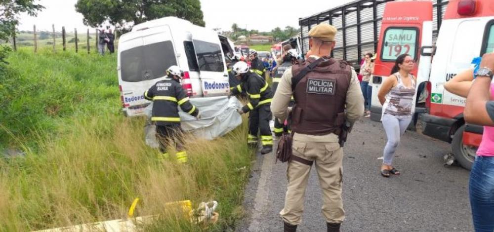 Tragédia na Bahia: Oito pessoas morrem em acidente BA-502