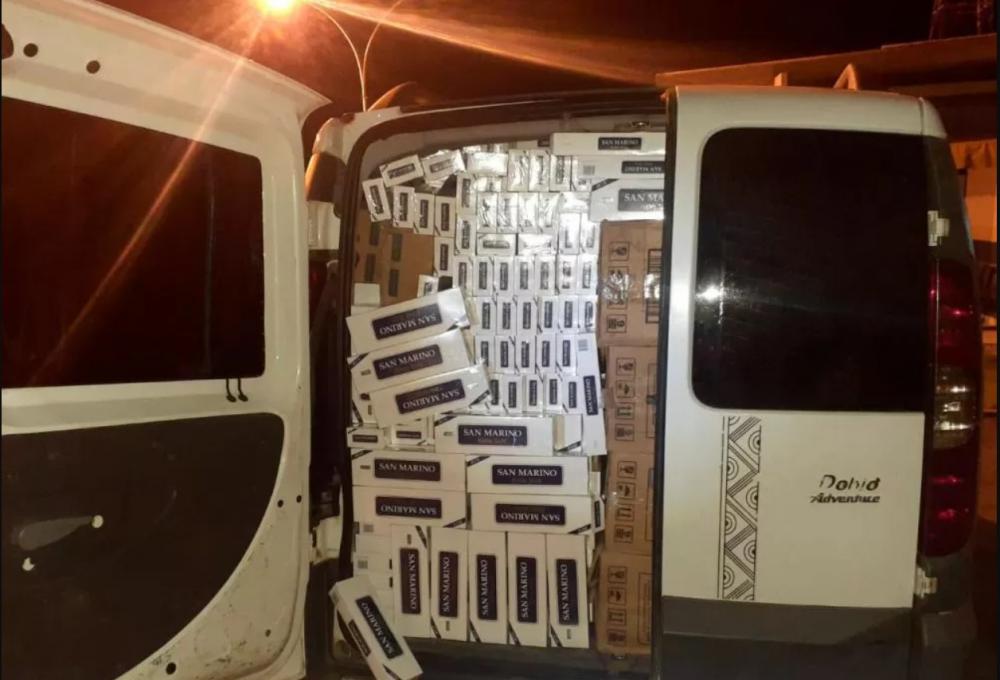 Região: homem é preso em flagrante por transportar quase 17 mil unidades de cigarros contrabandeados 