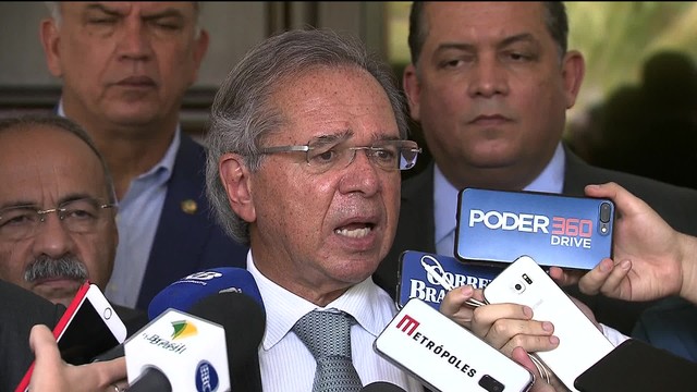 'Somos liberais e liberais não aumentam impostos', diz Guedes