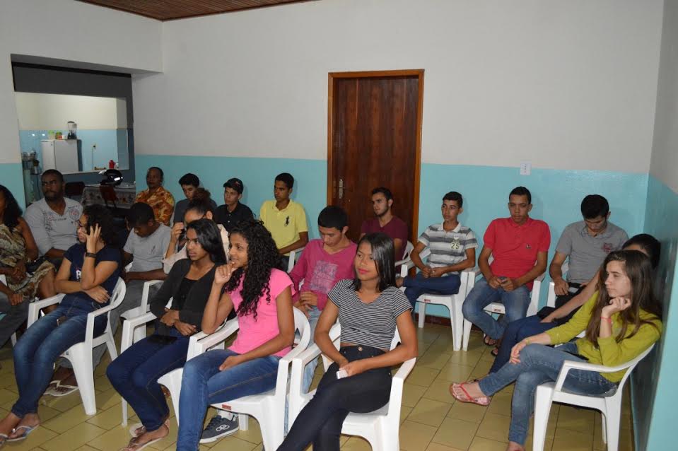 Alunas da UNEB realizam Oficina Raízes Ancestrais na Casa do Estudante de Caetité