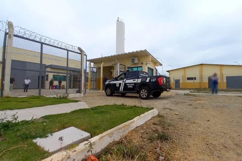 Dentista é presa suspeita de tentar levar drogas para presos em Brumado