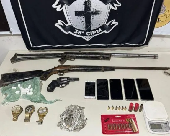 Polícia apreende armas e drogas na zona rural de Serra do Ramalho