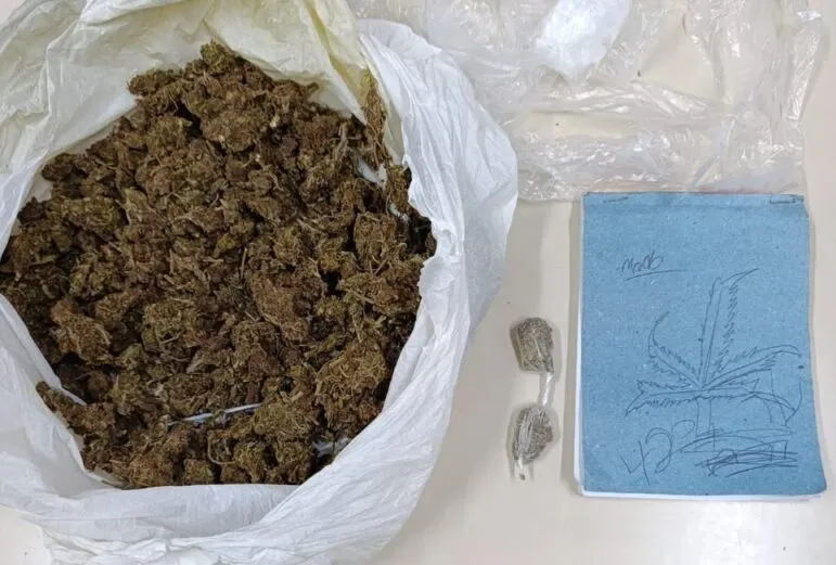 Suspeito de tráfico é preso após tentar fugir da polícia em Guanambi