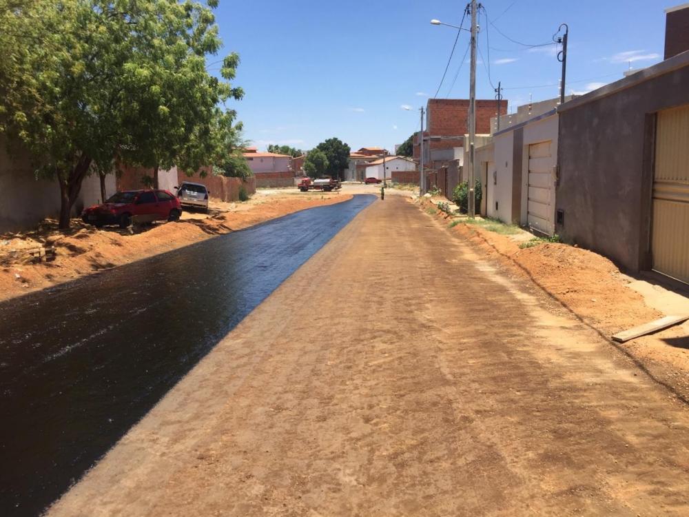 Ruas dos Bairros Ipanema e Ipiranga recebem serviços de pavimentação
