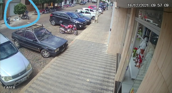 Moto é furtada no Centro de Caetité 