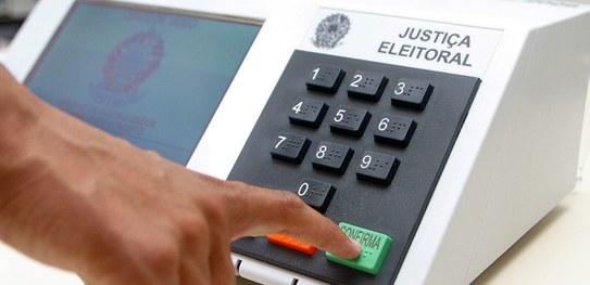Maioria esmagadora dos brasileiros confiam na urna eletrônica, aponta Datafolha 