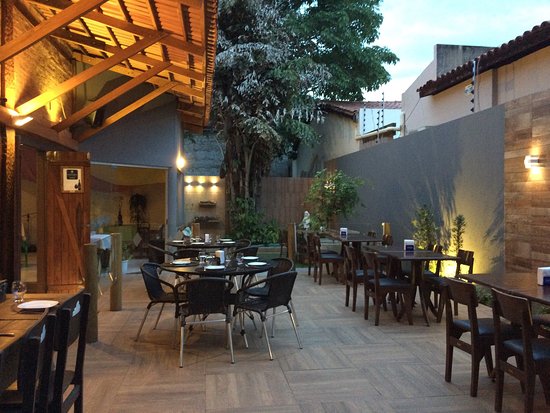 Restaurantes e bares do oeste da Bahia deverão fechar às 18h