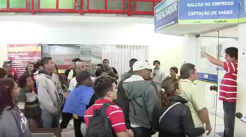 Desemprego cai de 8% para 7,7% no país no terceiro trimestre do ano