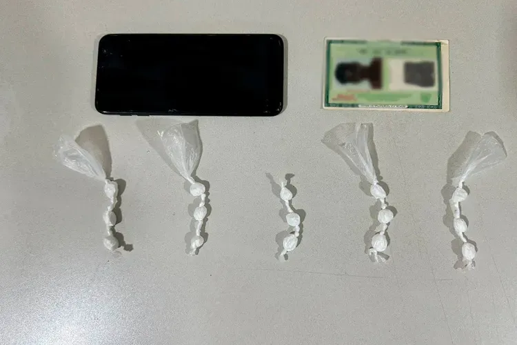 Suspeito é preso com cocaína após tentar fugir em Bom Jesus da Lapa
