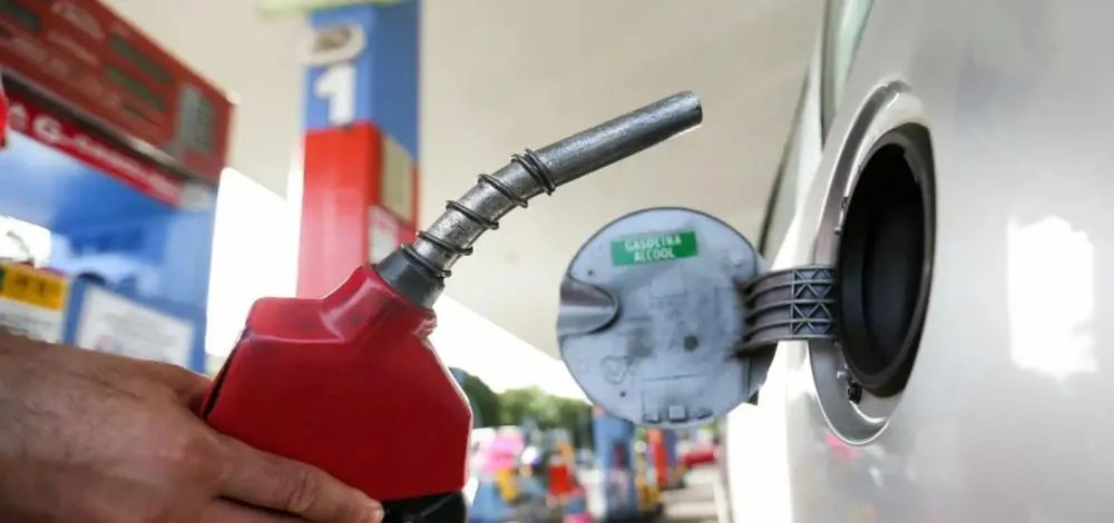 Postos terão que informar redução no preço do diesel ao consumidor; entenda