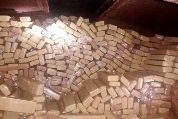 PRF apreende 6 toneladas de maconha e 3,5 mil munições que iriam para o RJ