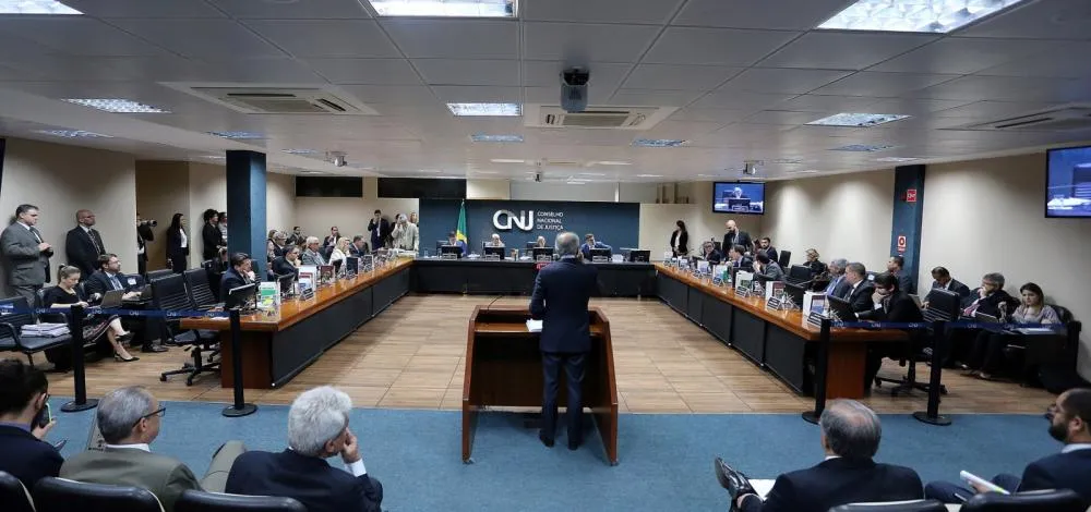 Flexibilização de férias amplia descanso de juízes e procuradores para 178 dias