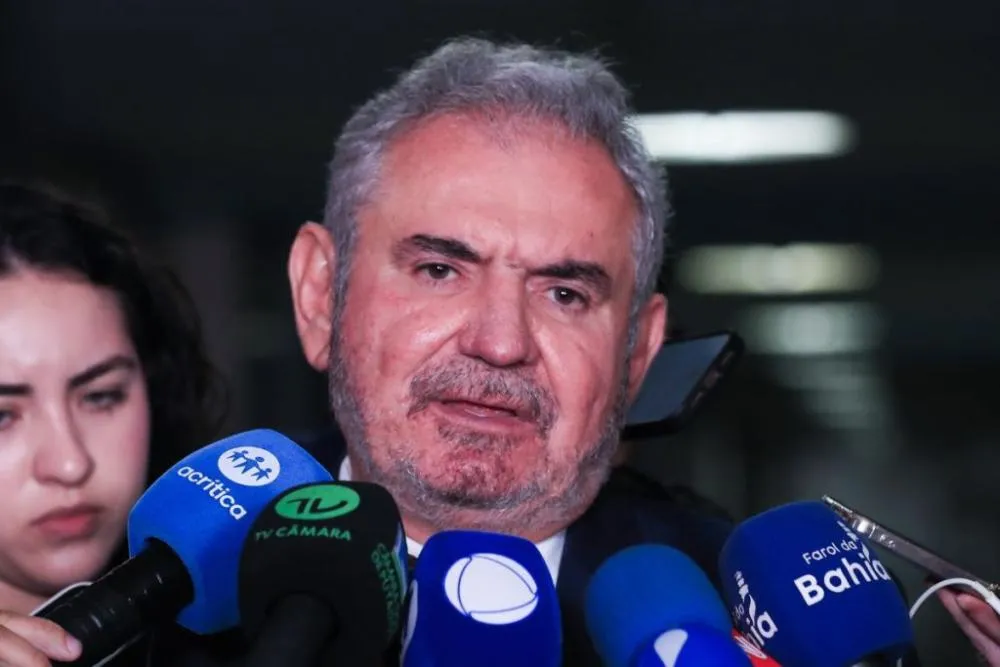 Angelo Coronel deixa o PSD e rompe com base do PT na Bahia; entenda