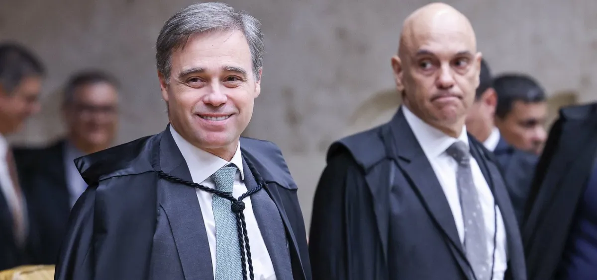 Moraes e Mendonça têm bate-boca e quase chegam às vias de fato no STF, afirma colunista