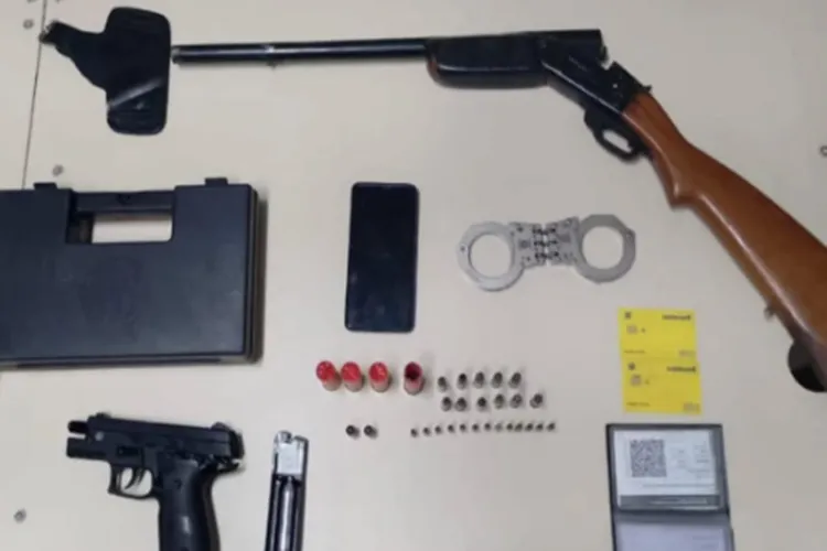 Homem é preso por posse ilegal de arma, agiotagem e ameaça em Urandi