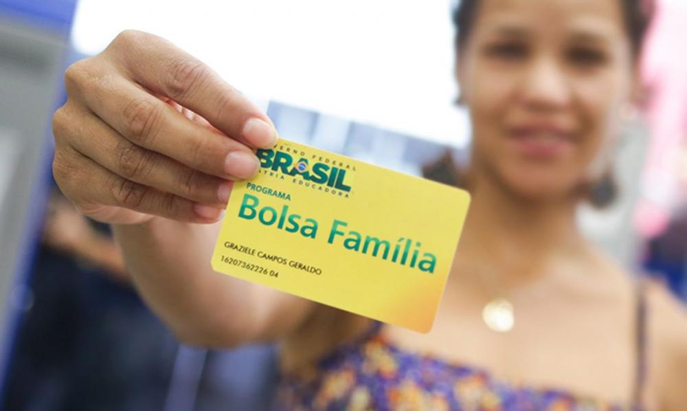 Governo retoma consignado do Bolsa Família com novas regras