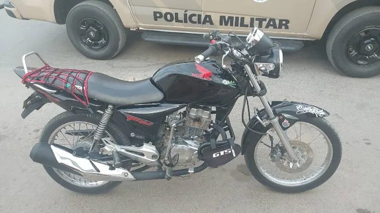 Jovem sem habilitação tem motocicleta apreendida pela PM em Iuiú