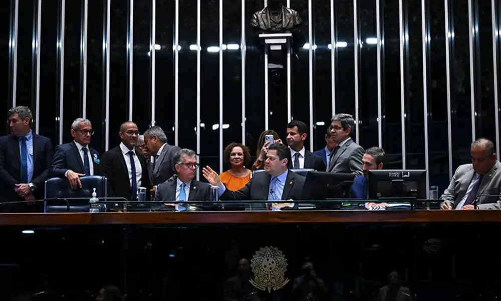 Congresso aprova uso de spray de pimenta para defesa pessoal de mulheres