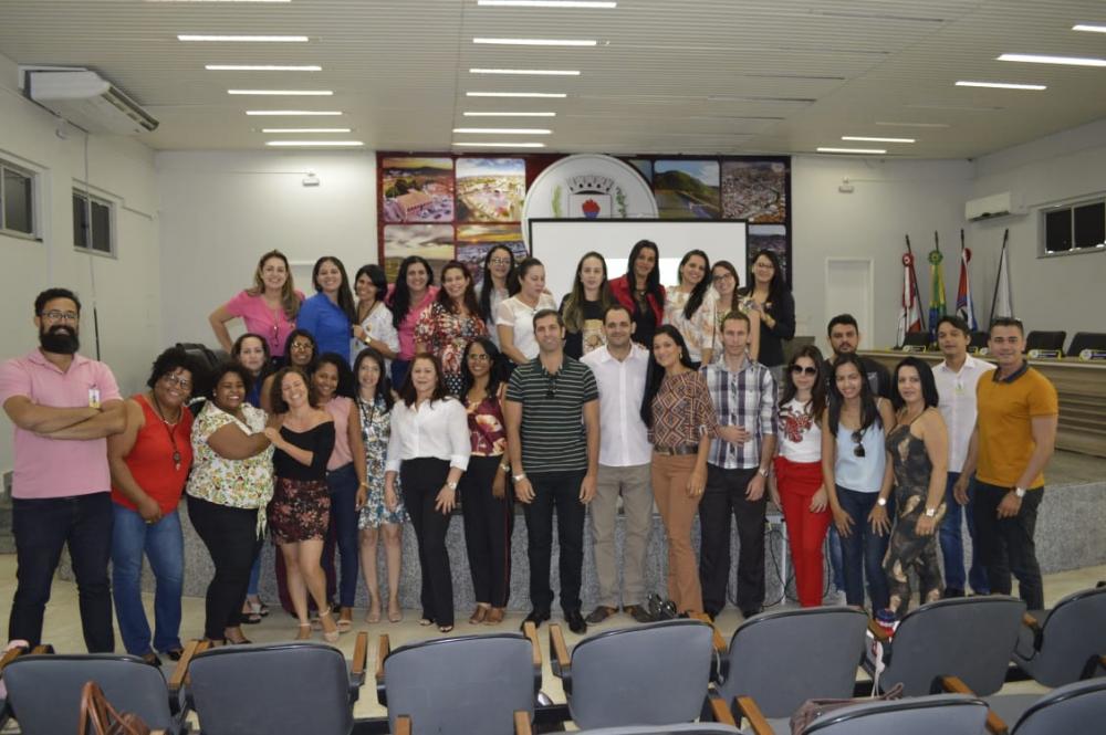 Guanambi sedia encontro de gestores do bolsa família