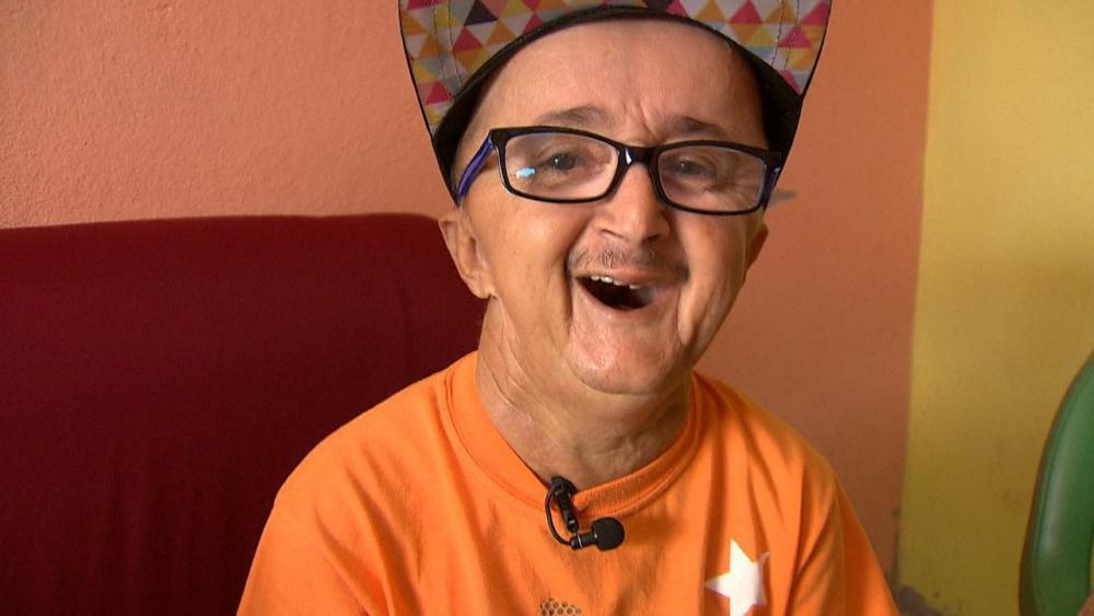 Após passar mal e ser internado, Jotinha tranquiliza fãs: ‘Já estou em casa’
