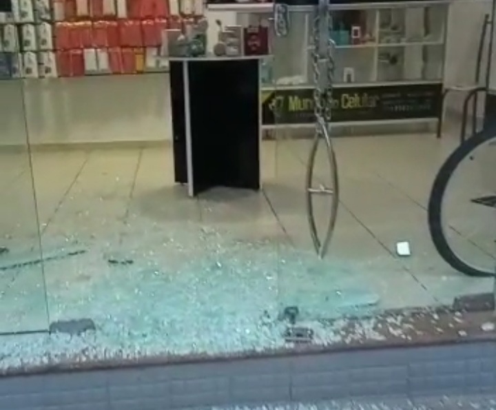 Loja de celulares é arrombada e furtada em Caetité