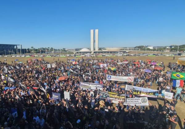 Policiais recusam proposta de Bolsonaro para reforma da Previdência