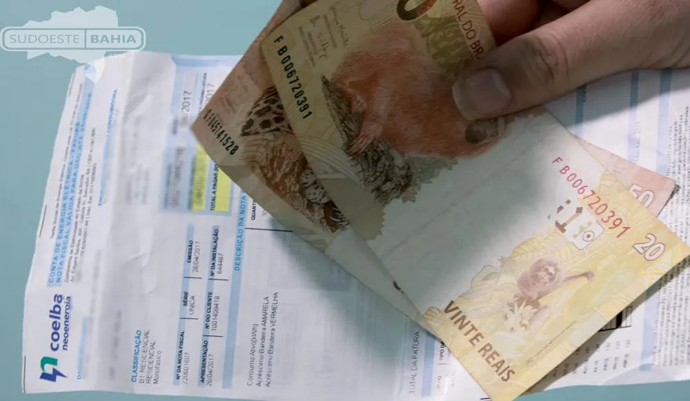 Falta de atualização pode tirar gratuidade da conta de luz para famílias baianas