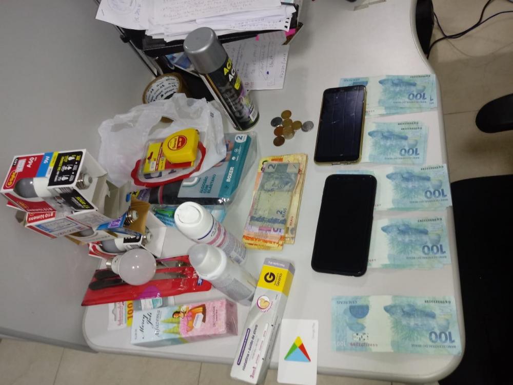 Dupla é presa suspeita de aplicar golpe com cédulas falsas em Vitória da Conquista