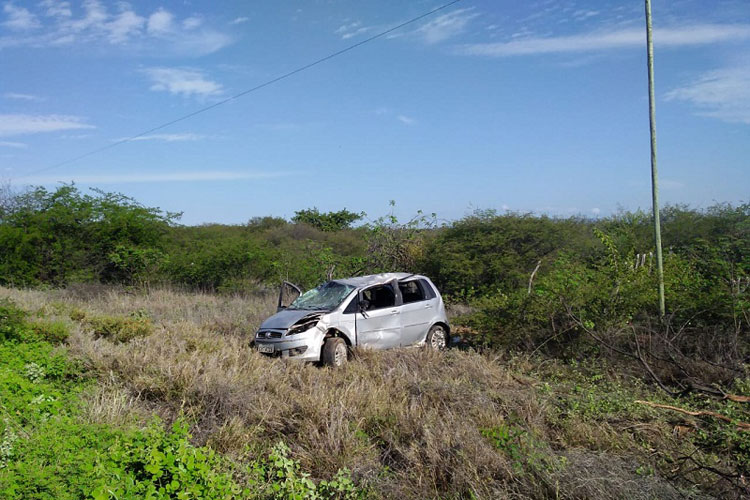 Duas pessoas são atropeladas na BR-030, em Brumado; mulher morre