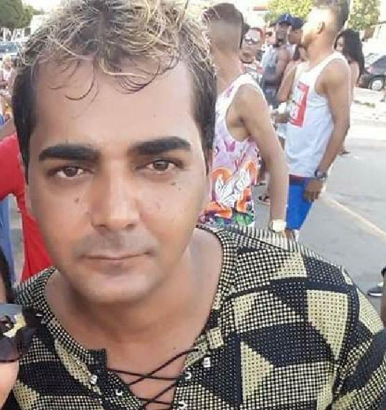 Homem é morto a tiros e mãe é baleada em Paratinga, no oeste da Bahia 