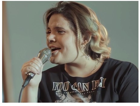 Cantora de 26 anos morre na Bahia por complicações da Covid-19