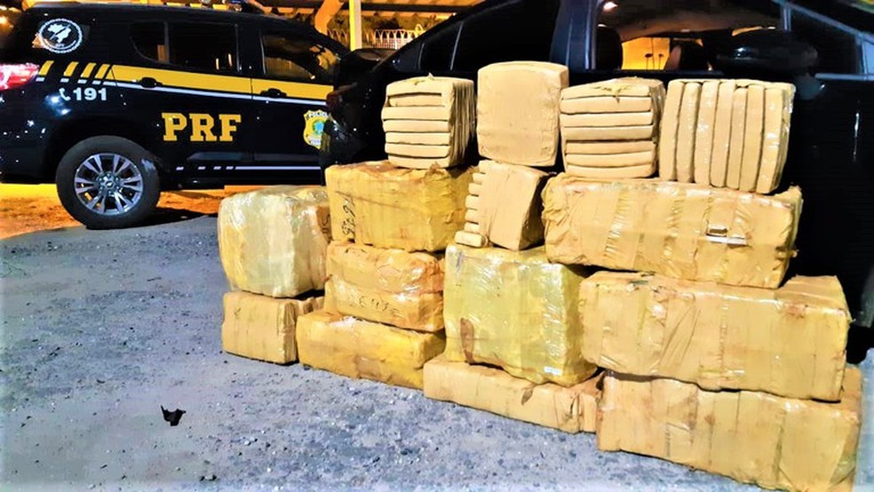 Região: 300 Kg de maconha são apreendidos na BR-116 pela PRF 