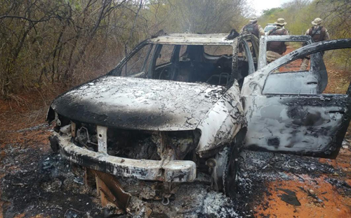 Sudoeste baiano: Após tentar roubar carro-forte, bandidos incendeiam veículo e fogem