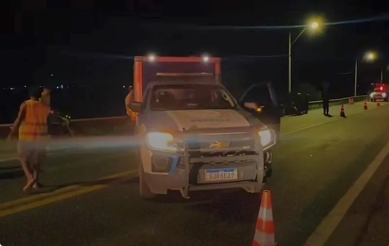 Motociclista morre após colisão com carreta na BR‑116, em Jequié