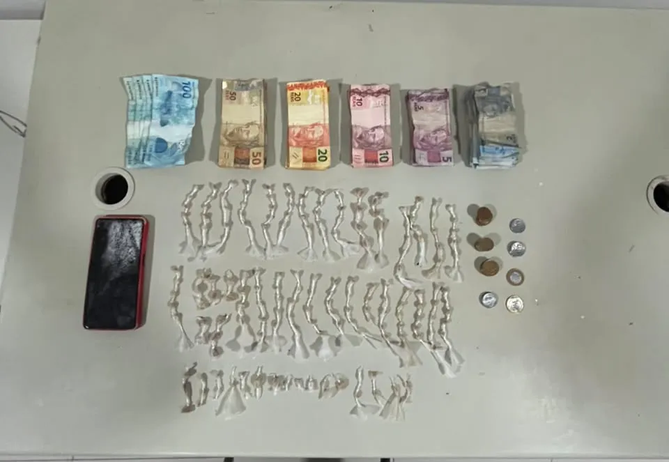Mulher é detida com 179 pedras de crack durante ação da Rondesp em Bom Jesus da Lapa