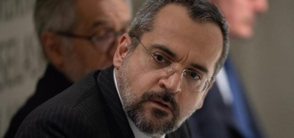 Novo ministro defende tirar Bolsa Família e tutela de pais de aluno que agredir professor 