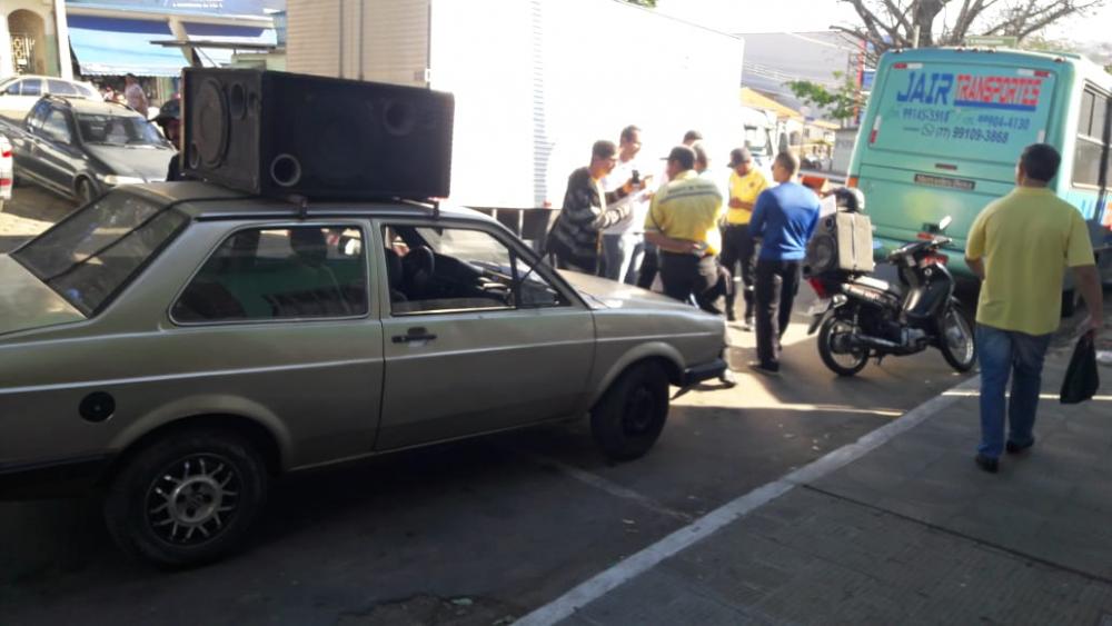 Departamento de Trânsito em Caetité faz blitz para aferir volume de publicidade volante