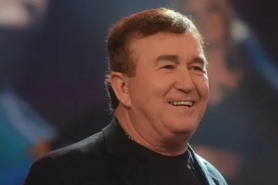 Justiça condena Amado Batista a indenizar família de criança que morreu em fazenda