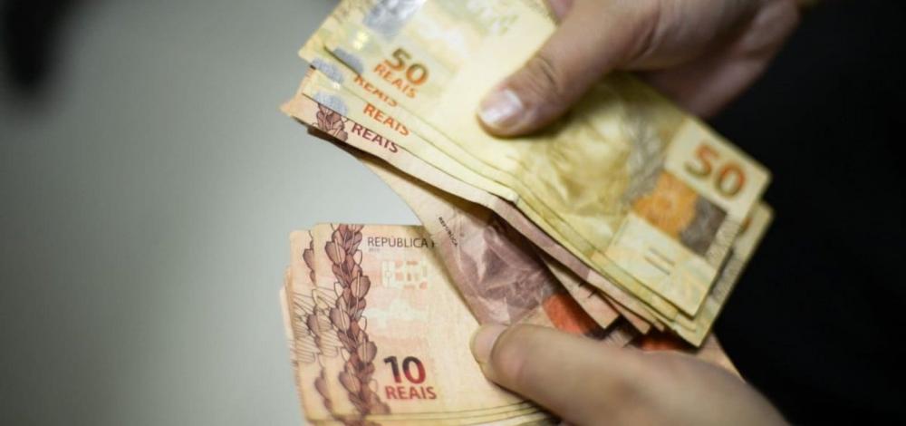 Nova política para o salário mínimo deve ser primeira 'pauta-bomba' do Congresso