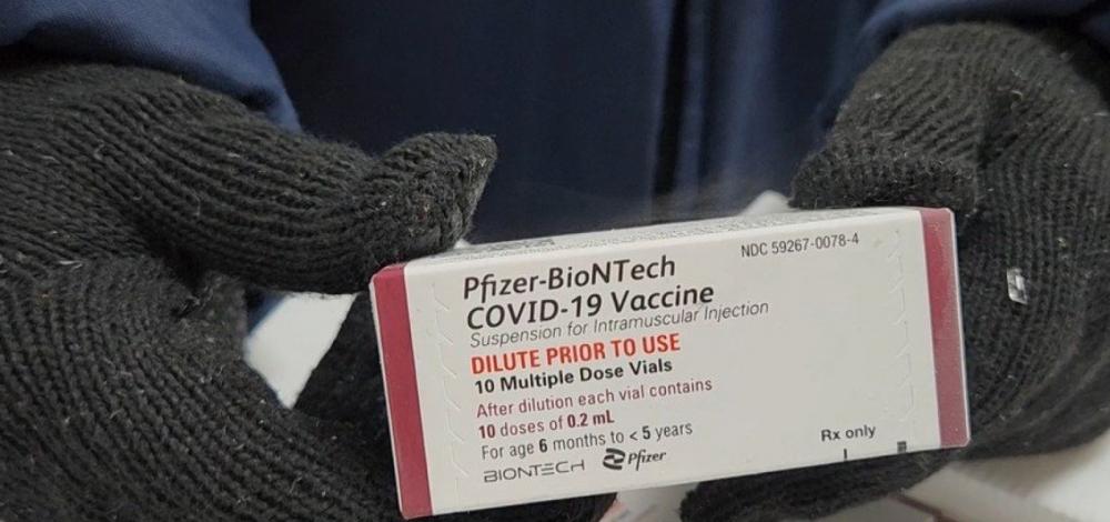 Bahia recebe carga de 300 mil doses da vacina Pfizer Baby